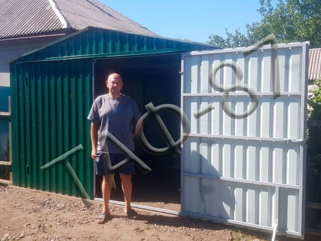 Гараж з профлиста