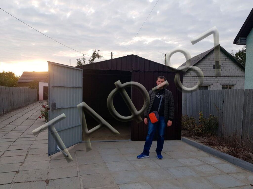 Гараж з профлиста